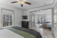 Lake front home on Lake Sinclair: Modern, fire pit, dock, private, pet-friendly!