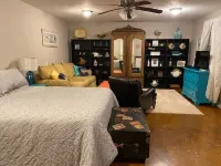 Lakefront cottage located in forested East Texas