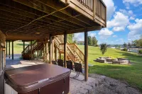4-Bedroom 3-Bath Lakefront Home with Private Dock.  Can Sleep up to 14 People.
