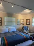 Ranch home, 3 private bedroom suites with full private bathrooms, near Duke Univ