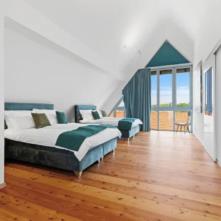 HELLOFLATS: Luxury Penthouse / Balcony / Parking / Center / Therme / MUC Airport