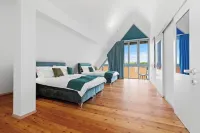 HELLOFLATS: Luxury Penthouse / Balcony / Parking / Center / Therme / MUC Airport