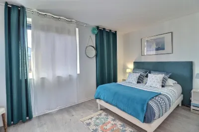 Duplex just steps from the city center featuring a balcony and panoramic views