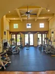Charming 2BR-2.5BA Townhome- Access to Pool, Hot Tub & Gym