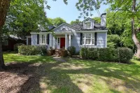 Pia's Place! Spacious 4-bedroom home filled with Old World charm! Hotel in zona Columbus Museum