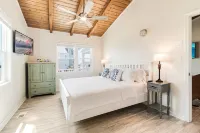 BEAUTIFUL Oak Island OCEAN VIEW home only steps to the BEACH and BOAT LAUNCH!