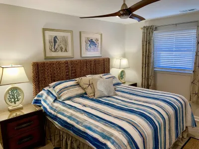 Upscale Oceanfront, with Panoramic Views Hotels near Emerald Isle Beach Gear & Linens