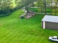 Dixie's Cottage: A Rustic Escape with Dixie the Horse Just Outside Hôtels à proximité de : Chickasaw Trace Park