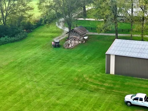 Sunset Farmhouse: A Serene Retreat with Panoramic Views and Relaxing Porch