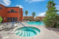 The Oasis - Golf - Pool - Hot Tub - Condo with a View.