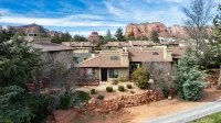 Stylish Townhome on Golf Course Red Rock View