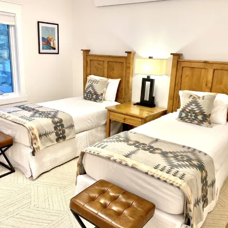 Teewinot B5: Top Floor 2BR/2BA Condo -- Fully Remodeled
