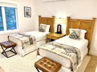 Teewinot B5: Top Floor 2BR/2BA Condo -- Fully Remodeled - Homestays