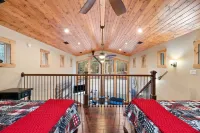 Base of Lassen National Park Secluded 1 BR + LOFT, 2 BATH HOME. sleeps up to 7 Các khách sạn gần Subway Cave