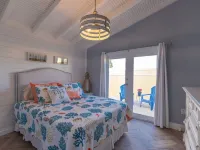 New to Vrbo SeaEsta! 1 Block to Sombero Beach! Bring your boat or rent ours!