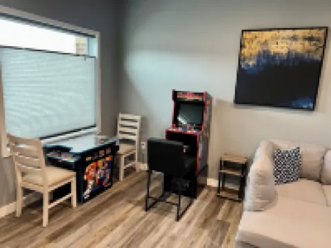 GREAT LOCATION!! Beautiful newly constructed large one bedroom retreat. Hotels in Ishpeming