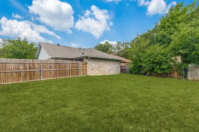 3 bedrooms & 2 full bath beautiful single family home