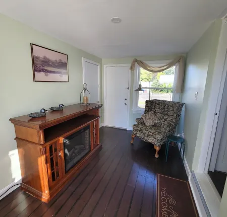 3-bedroom vacation home 6 minutes from Brown University