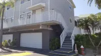 Amazing 2BR Townhome, 2 min walk to beach! Spacious Balcony, Tropical Paradise!