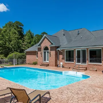 Large House w/ Private pool - perfect for Golfing Groups (12) beds