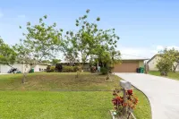 3Br Oasis w/ Pool & Hot Tub – Family-Friendly Getaway