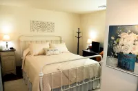 Fieldstone Farmhouse Guest Suite