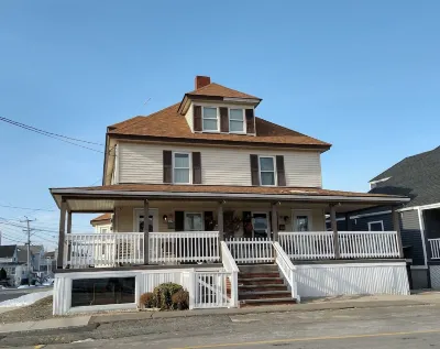 Hampton Beach ♡ Ocean Retreat - Steps From The Sand and Strip!