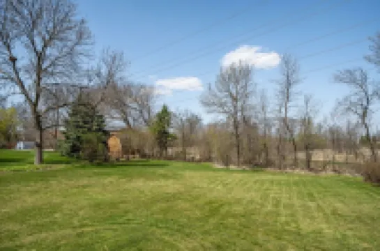 Spacious 4 Br with King Suite, 3 BA, 3 Stall Garage, Game Rm, Prime Location