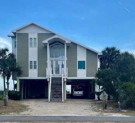 Sgi Paradise - Beachfront Home, 4 Bdrm, 3 Bath, Sleeps 13, 22 Steps to the Beach