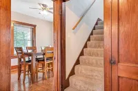Rand House in WashMO - close to Purina & winery shuttle