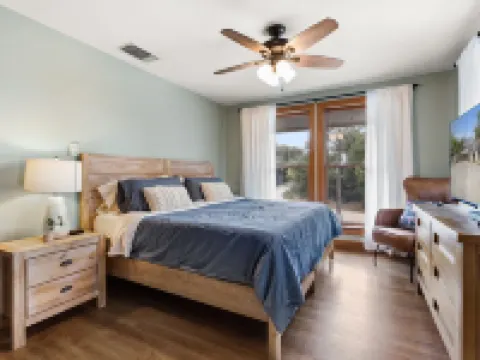 Lakefront Estate • Sleeps 23 • Firepit & Kayaks Hotéis em McQueeney