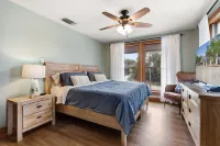 Luxury by the Lake - English Villa - Sleeps 23 Hotels in McQueeney