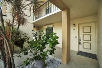Wow! Waterfront condo & Boat dock@Palm Beach