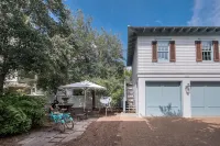 * Charming Carriage House located in Rosemary Beach  *Pet Friendly
