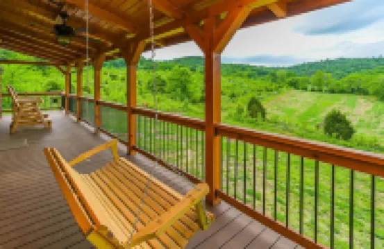 Gorgeous custom log cabin on 185 acres 林肯縣酒店