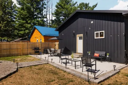 Otsego Lake Access~Fire Pit~Close to Golf~Close to Downtown