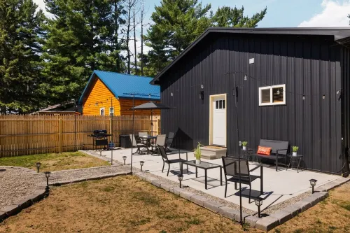 Otsego Lake Access~Fire Pit~Close to Golf~Close to Downtown