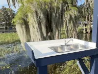 Book your escape to paradise at The Lake Cottage at Santa Fe! Hotels in Bradford County