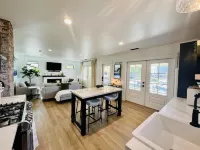 Wine Country Gem in downtown McMinnville.  Walk to Wineries & Restaurants!