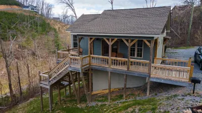 New 2bd Villa with Stunning views of Wears Valley