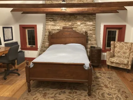 Lincoln Homestead: history, craftsmanship, comfort