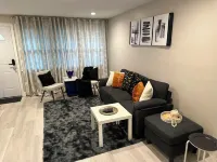 Newly Renovated Luxury 2-BD 2-BA house, AC, WiFi. Mins to NYC, EWR, Newark Distr