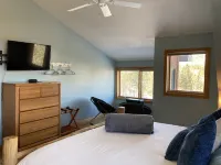 Moss Rocks Tranquil Mtn Retreat~AC~Ev Charger~Tesla Pwr Wall~Fire Pit~Corn Hole 푸르마일 캐년 주변 호텔
