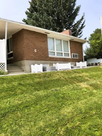 Cozy spacious king bed suite, In the heart of Historic Helena, Montana!