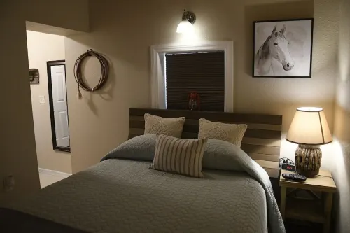 Newly Remodeled 1 Bedroom, 1 Bath Suite with Grill Close to the Villages