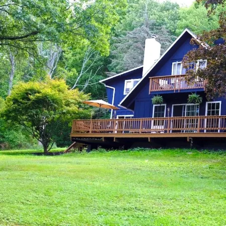 Cozy Hillside Chalet w/ Hot Tub and Firepit - Greek Peak/Cortland/Ithaca