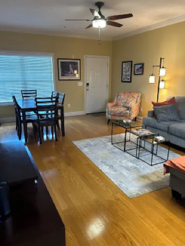 Auburn First Floor Condo. Walking Distance To Jordan Hare and Auburn Arena