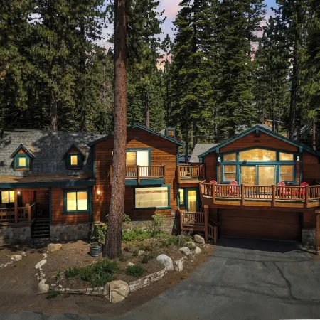 Hot Tub - Game Room - 14 beds - Across from Lake Tahoe