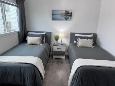 Hooked on the mouth of the Kenai! two bedroom unit with King size bed. Sleeps 6 Отели в г. Кенай