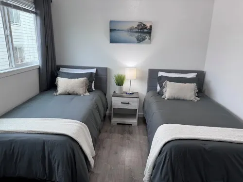 Hooked on the mouth of the Kenai! two bedroom unit with King size bed. Sleeps 6